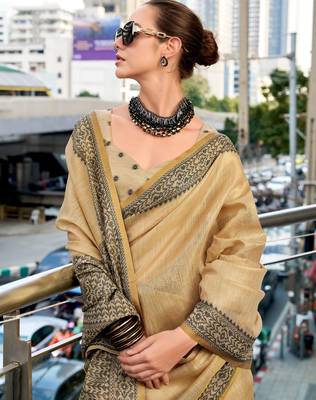 Women's beige silk blend woven saree with unstitched silk blend blouse piece 3