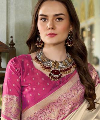 Women's beige soft silk blend zari woven saree with unstitched silk blend blouse piece 4