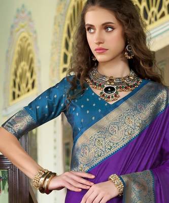 Women's purple soft silk blend zari woven saree with unstitched silk blend blouse piece 4