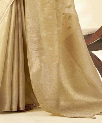 Women's beige silk blend zari woven saree with unstitched silk blend blouse piece 3