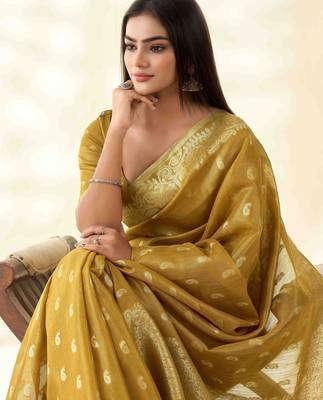 Women's mustard silk blend zari woven saree with unstitched silk blend blouse piece 3