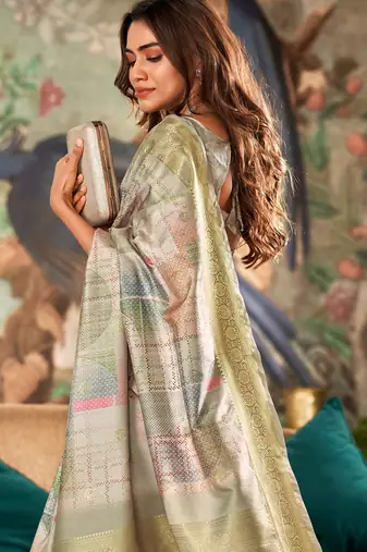 Women's pista handloom silk blend saree with unstitched silk blend blouse piece