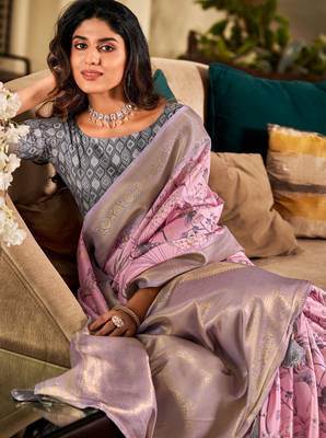 Women's baby pink handloom silk blend saree with unstitched silk blend blouse piece 2