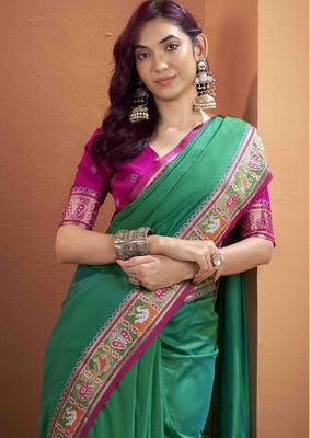 Women's dark green patola silk blend kalamkari saree with unstitched silk blend blouse piece 3