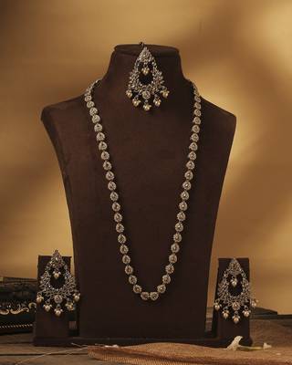 Paisley oval shape gold plated brown kundan stone long haram necklace set with maang tikka for women 1