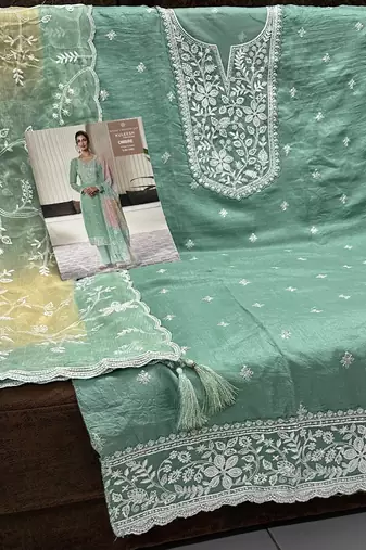 Green moonga silk Suit