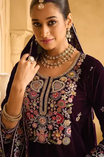 Wine embroderied velvet palazzo suit