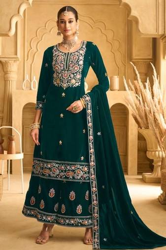 Dark green embroderied with beads velvet palazzo suit