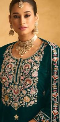 Dark green embroderied with beads velvet palazzo suit 2