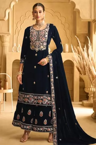 Dark blue embroderied with beads velvet palazzo suit