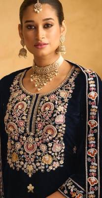 Dark blue embroderied with beads velvet palazzo suit 2