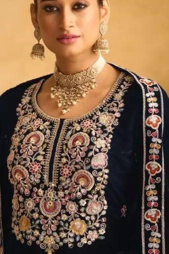 Dark blue embroderied with beads velvet palazzo suit