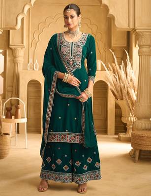 Green embroderied with beads velvet palazzo suit 1