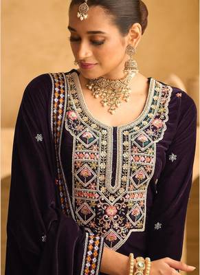 Dark wine embroderied with beads velvet palazzo suit 2