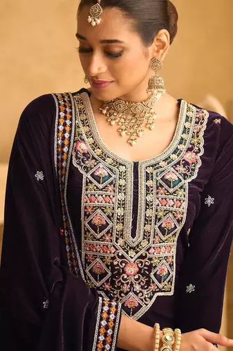 Dark wine embroderied with beads velvet palazzo suit