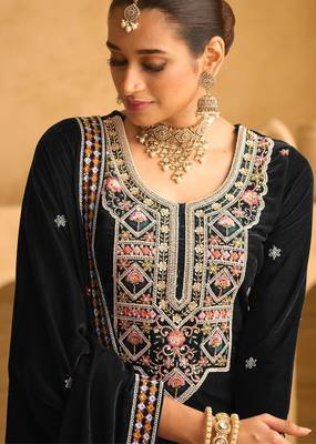 Dark blue embroderied with beads velvet palazzo suit 2