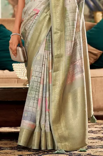 Women's pista handloom silk blend saree with unstitched silk blend blouse piece