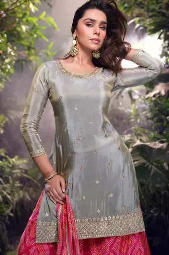 Grey embroderied shimmer stitched palazzo suit(free size)