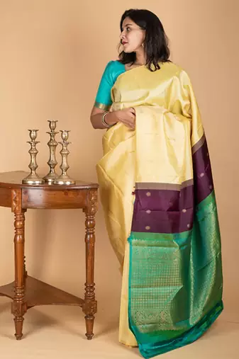 Off white traditional kanchipuram silk saree with blouse 
