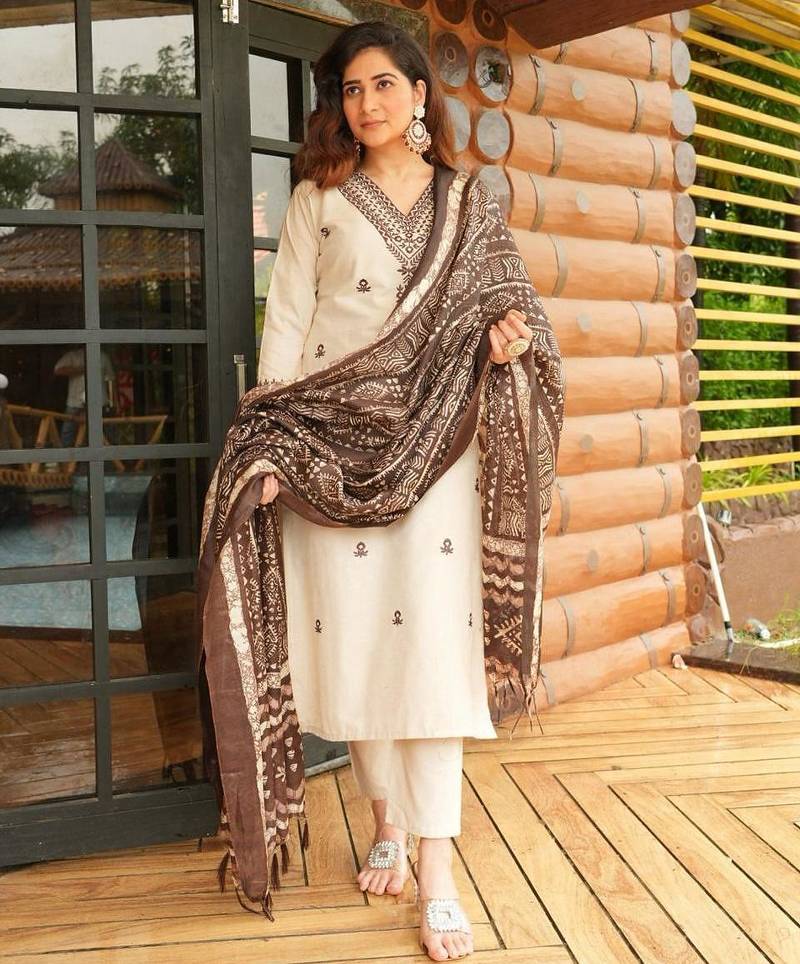 White Floral Embroidered Off V-Neck Pure Cotton Kurta With Trouser &Dupatta