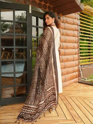White Floral Embroidered Off V-Neck  Cotton Kurta With Trouser &Dupatta 2
