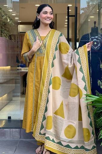 Yellow Floral Printed V-Neck Pure Cotton Kurta With Trouser & Dupatta