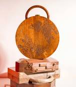Round engraved wooden bag in sheesham wood