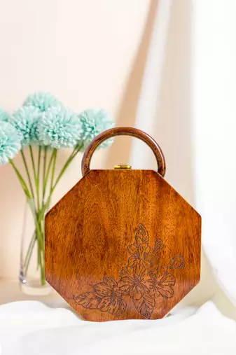 Hexagon engraved bag in sheesham wood