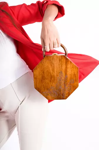 Hexagon engraved bag in sheesham wood