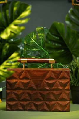 Handcarved geometric pattern handbag with dowel handle 3