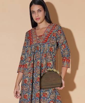 Semicircle wooden bag with designer brass clasp 3