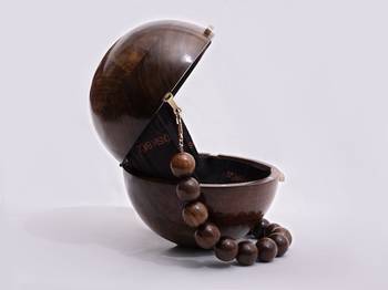 Semicircle wooden bag with designer brass clasp 4