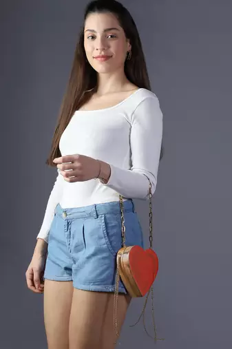 Red valentine heart bag in acacia wood