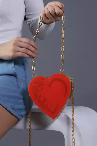 Red valentine heart bag in acacia wood