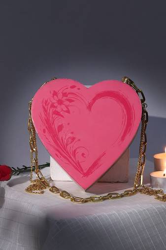 Pink valentine heart bag in acacia wood