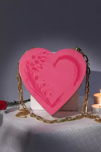 Pink valentine heart bag in acacia wood