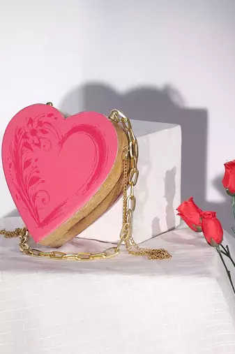 Pink valentine heart bag in acacia wood