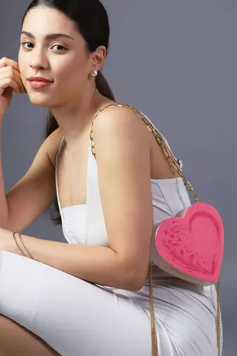Pink valentine heart bag in acacia wood