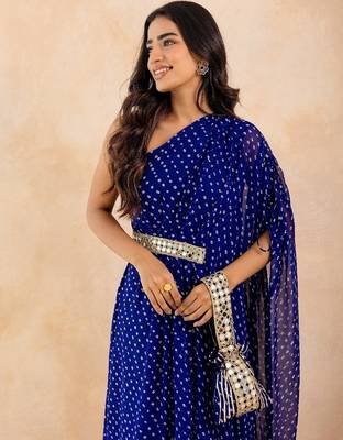 Blue bandhej one shoulder kaftan with mirror embellished waist belt 5