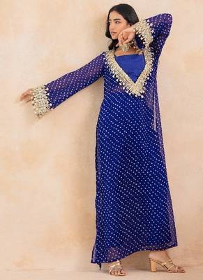 Blue bandhej mirror embroidered kurta set 5