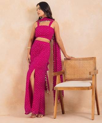Fuchsia pink bandhej multi-styling set with mirror lace detailing 4