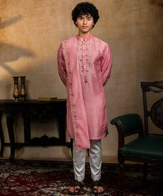 Pink embroidered silk kurta with dupatta 1