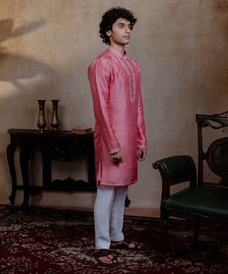 Pink embroidered silk kurta with dupatta 5
