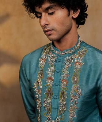 Green embroidered silk kurta with dupatta 3