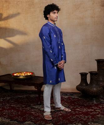 Dark blue embroidered silk kurta with dupatta 2