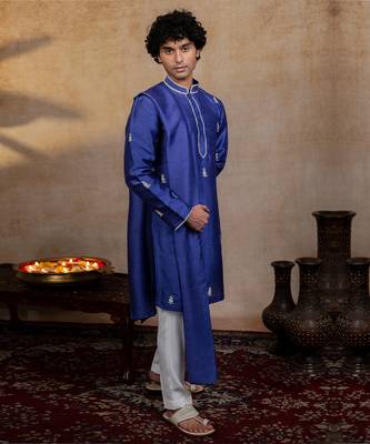 Dark blue embroidered silk kurta with dupatta 4