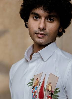 White embroidered 4way Rayon shirt 4