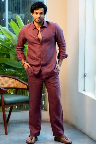 Burgundy plain linen shirt