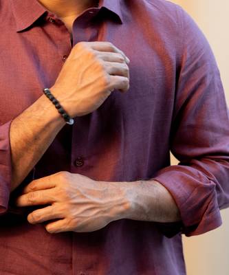 Burgundy plain linen shirt 4