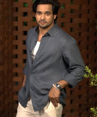 Grey plain linen shirt 2